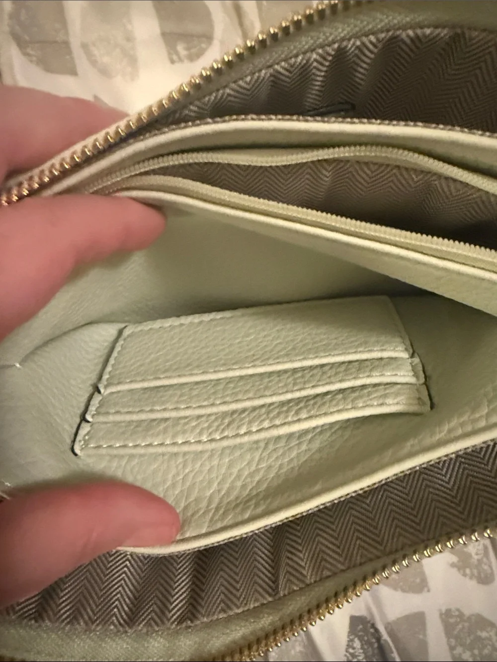 Jen & Co Mint Green Women's Crossbody Wristlet with Detachable Strap